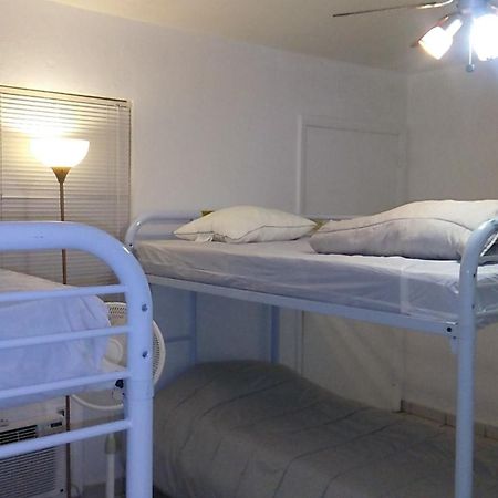 Downtown Hollywood Beach Students' Dorm Hostel Εξωτερικό φωτογραφία